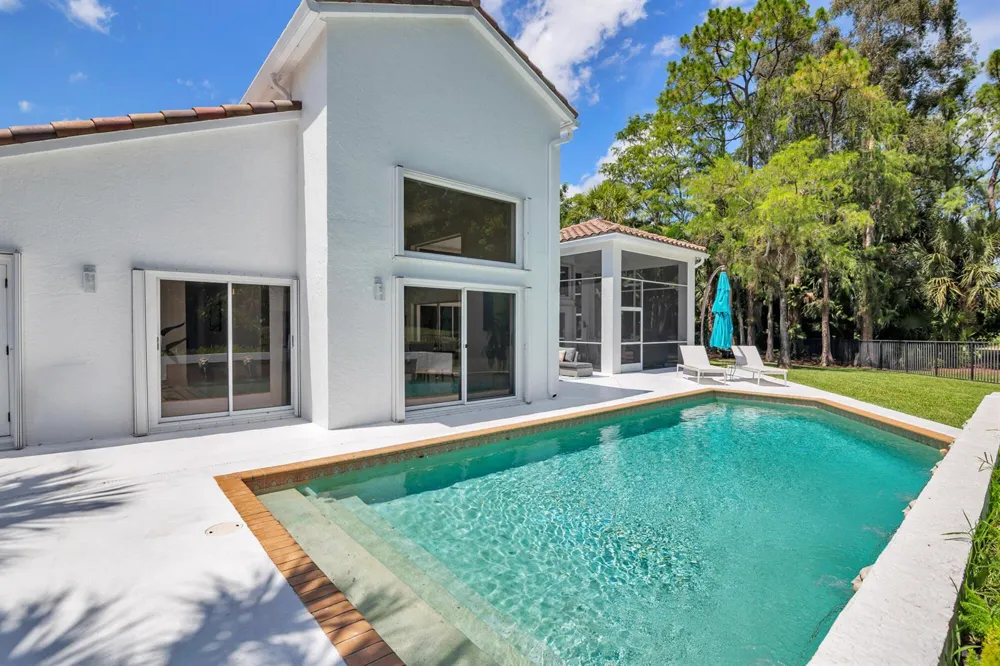 1084 Seagull Park Road S West Palm Beach, FL 33411