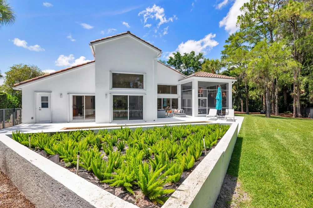 1084 Seagull Park Road S West Palm Beach, FL 33411