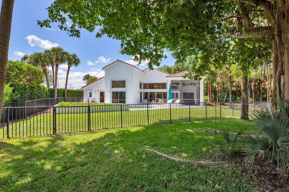1084 Seagull Park Road S West Palm Beach, FL 33411