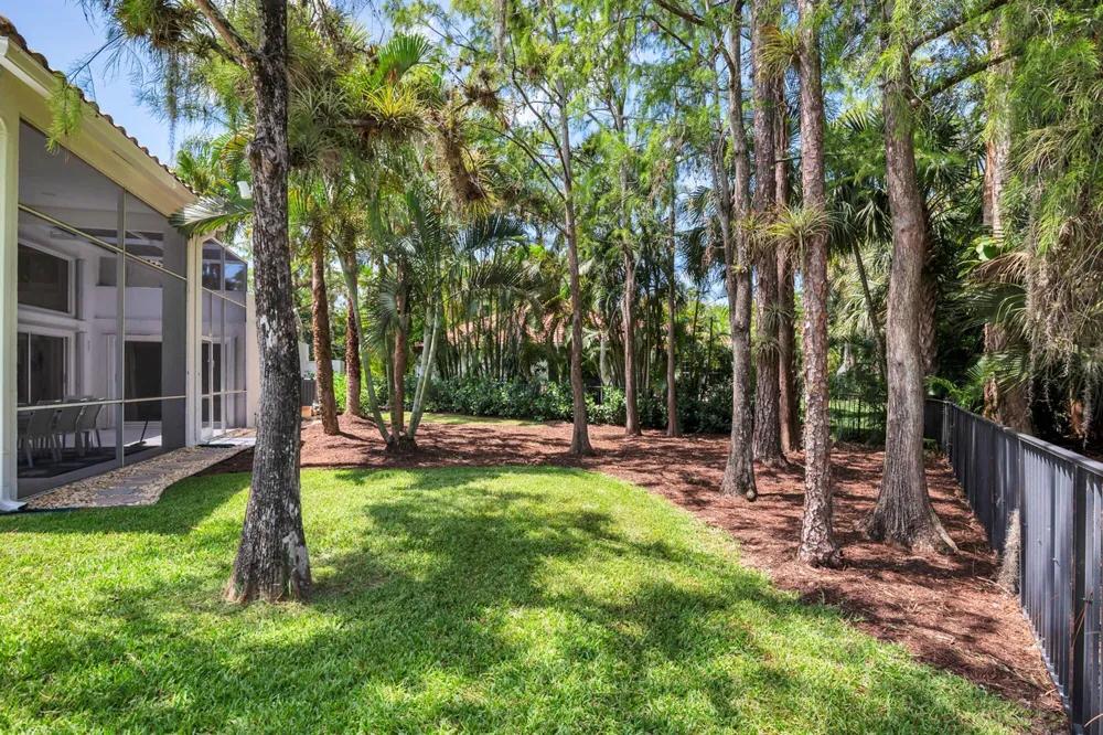 1084 Seagull Park Road S West Palm Beach, FL 33411