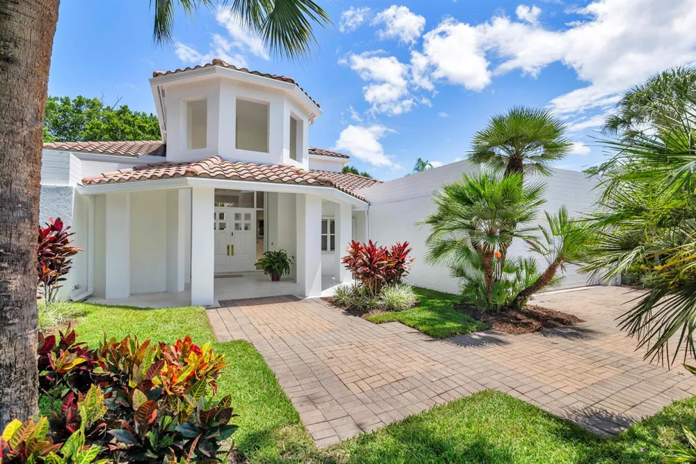 1084 Seagull Park Road S West Palm Beach, FL 33411