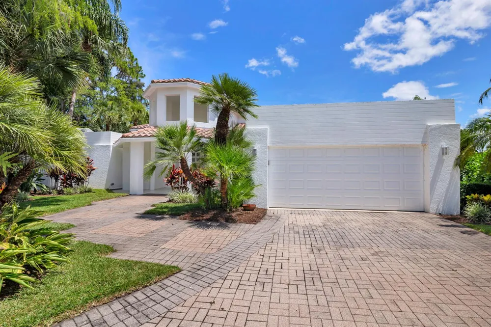 1084 Seagull Park Road S West Palm Beach, FL 33411