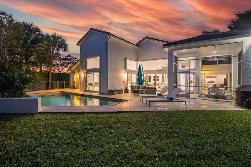 1084 Seagull Park Road S West Palm Beach, FL 33411