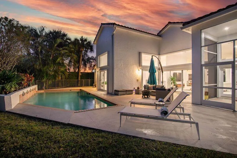 1084 Seagull Park Road S West Palm Beach, FL 33411