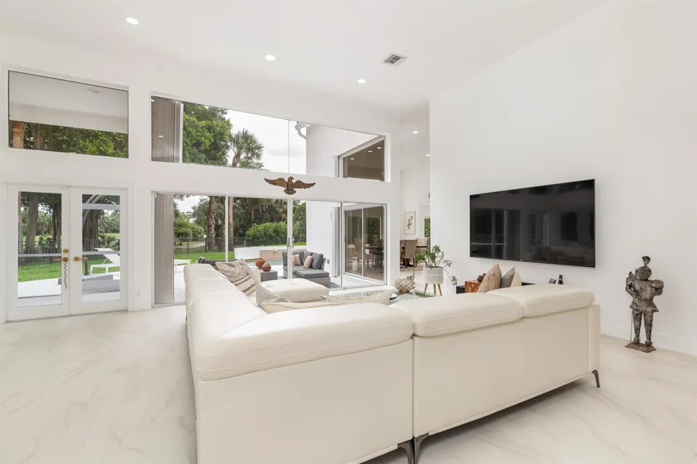 1084 Seagull Park Road S West Palm Beach, FL 33411