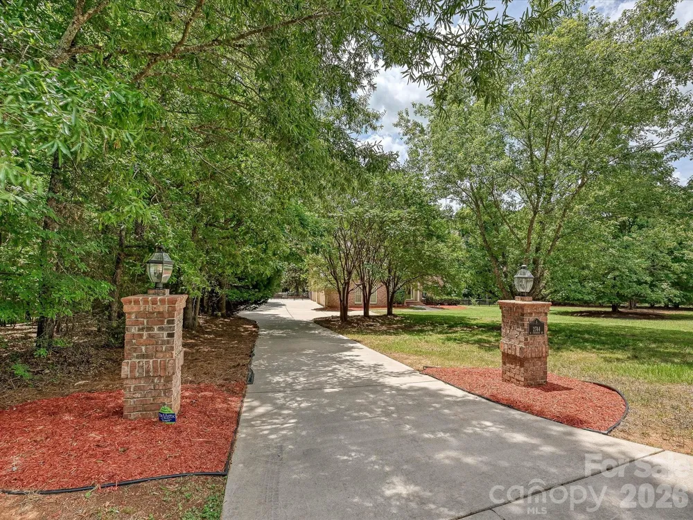 2744 W Pinewood Road Chester, SC 29706
