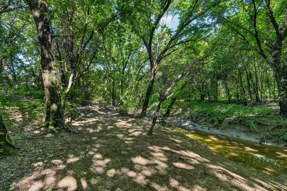 2041 Hudson Court Alvarado, TX 76009