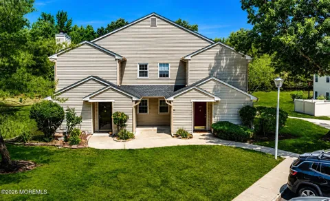 471 Hawthorne Place