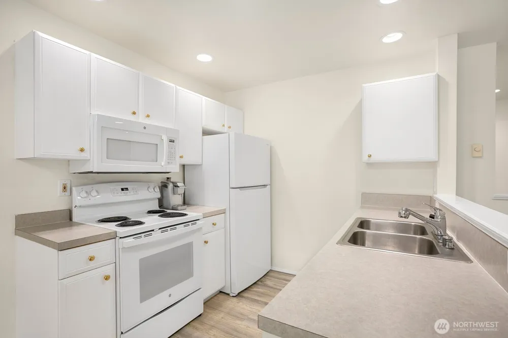6525 200th Street SW #101 Lynnwood, WA 98036