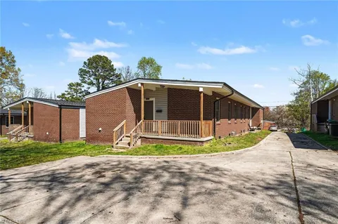 511 Saunders Place #A