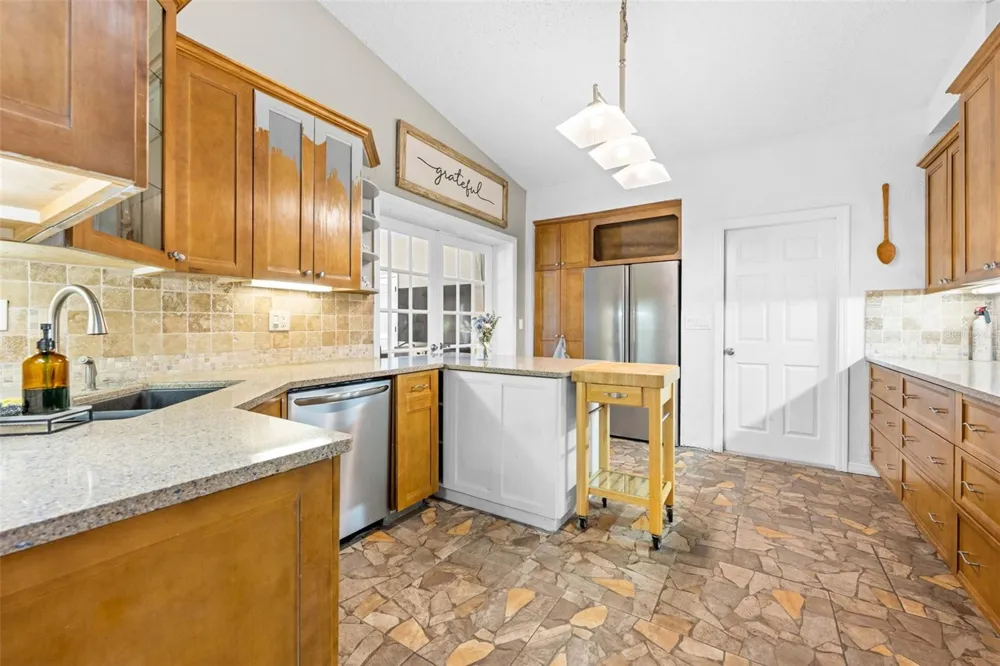 9354 MISSISSIPPI RUN Weeki Wachee, FL 34613