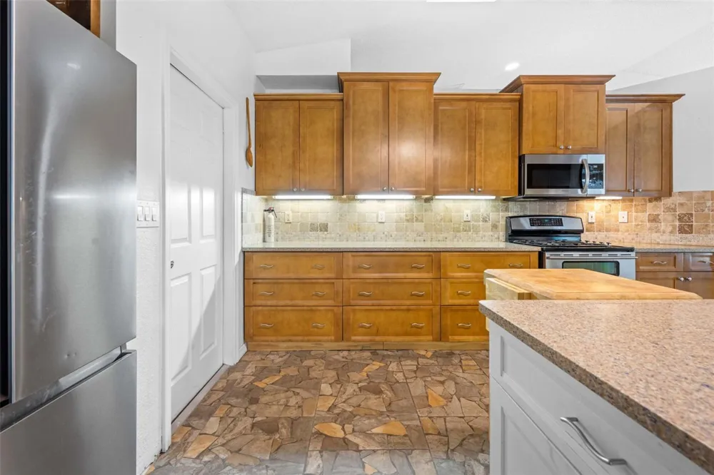9354 MISSISSIPPI RUN Weeki Wachee, FL 34613