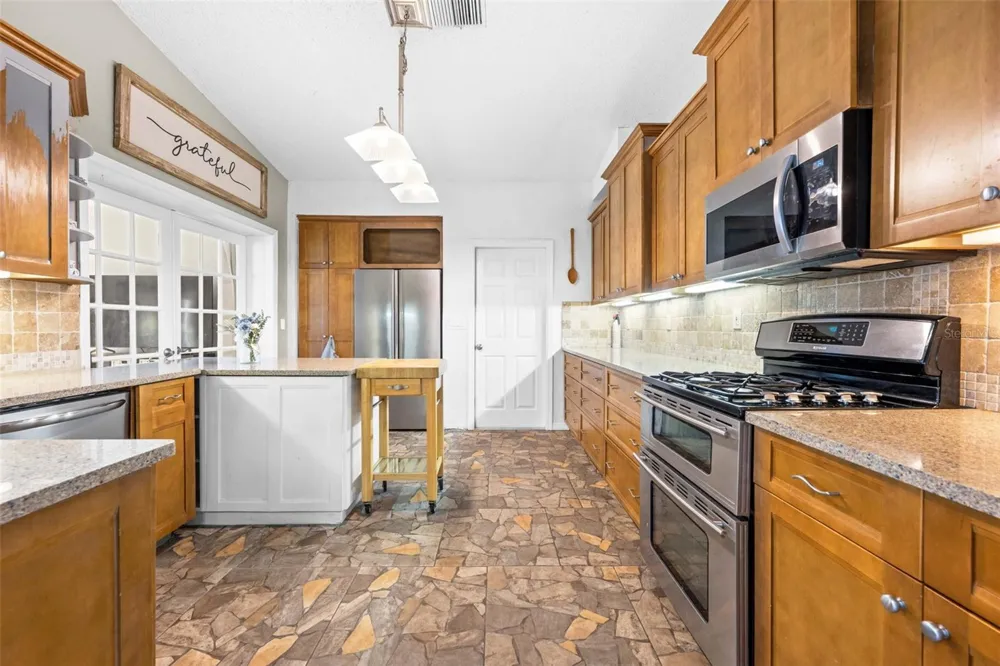 9354 MISSISSIPPI RUN Weeki Wachee, FL 34613