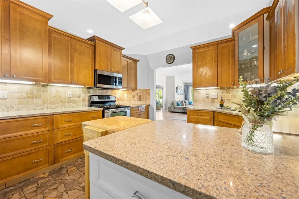 9354 MISSISSIPPI RUN Weeki Wachee, FL 34613