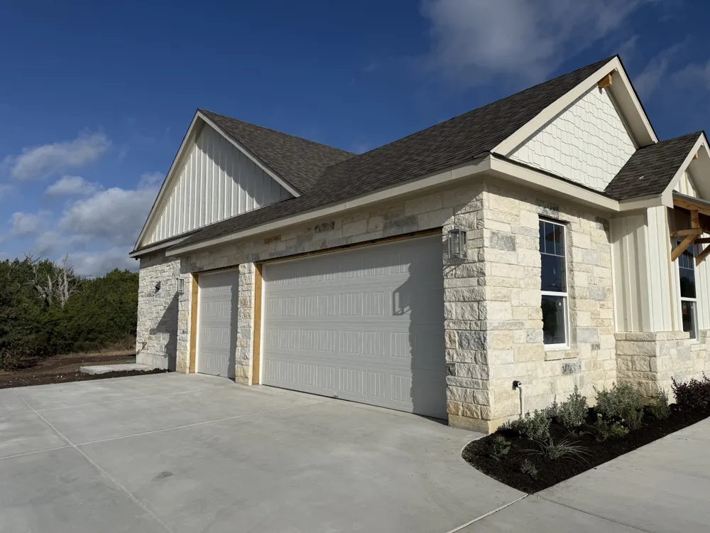 127 Riparian Elm Road Bertram, TX 78605