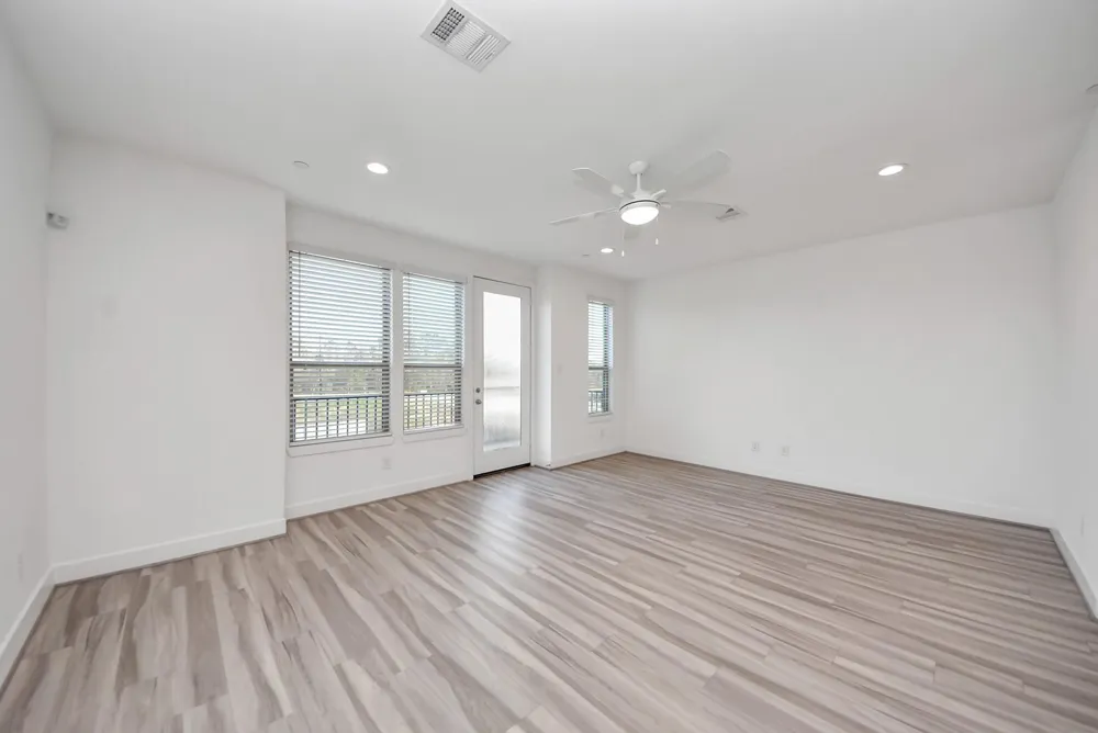 18716 Centro Main Street #B Shenandoah, TX 77385