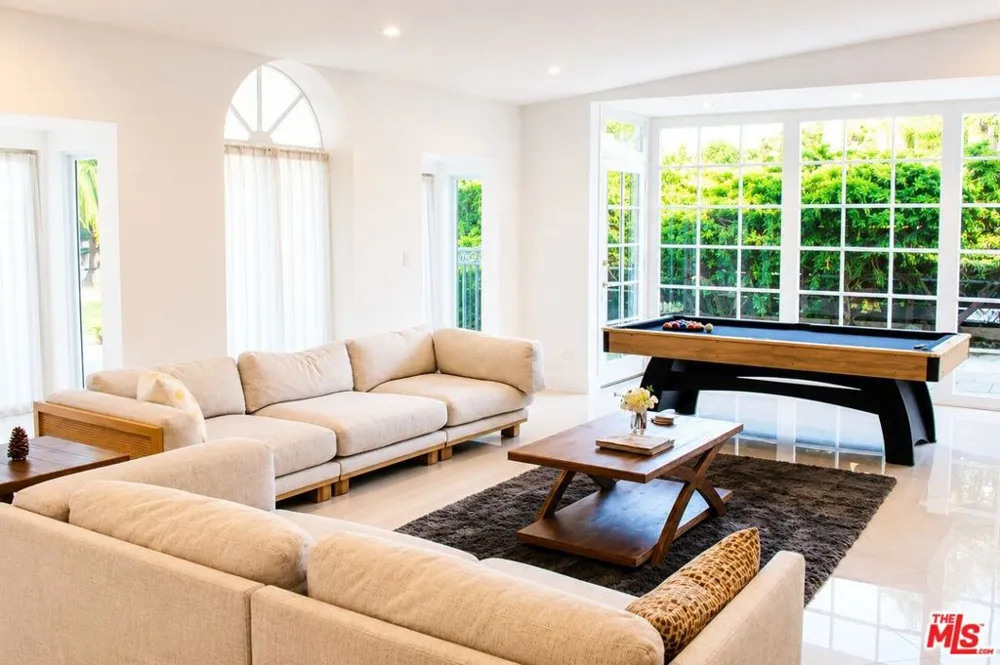 1265 Bienveneda Avenue Pacific Palisades, CA 90272