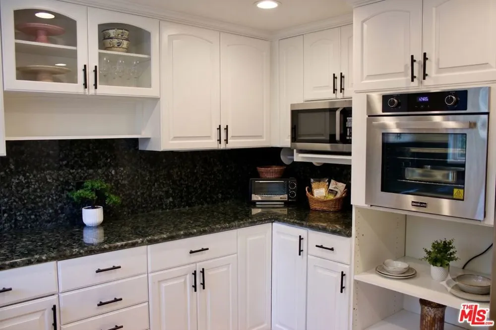 1265 Bienveneda Avenue Pacific Palisades, CA 90272
