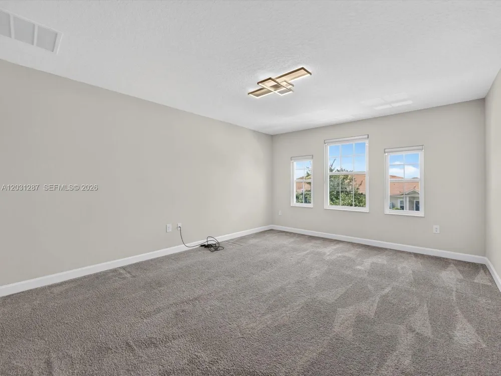 1152 Trappers Trail Loop Davenport, FL 33896