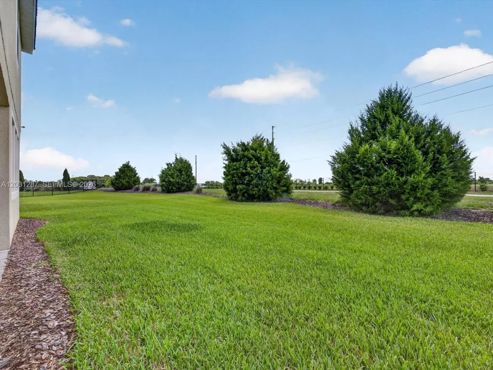 1152 Trappers Trail Loop Davenport, FL 33896
