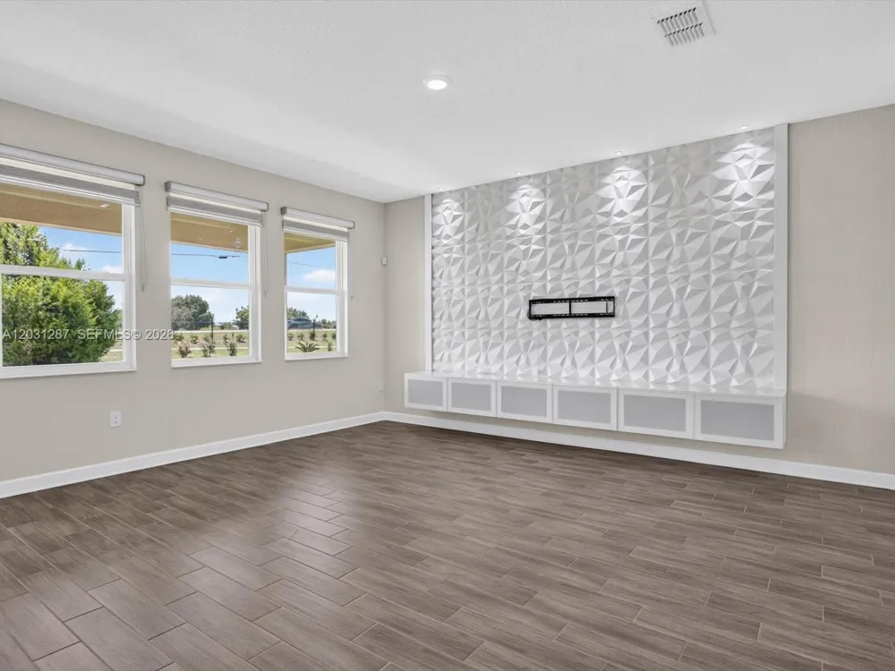 1152 Trappers Trail Loop Davenport, FL 33896