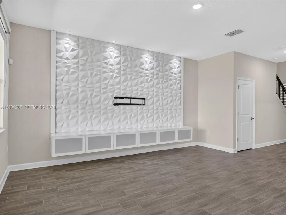 1152 Trappers Trail Loop Davenport, FL 33896