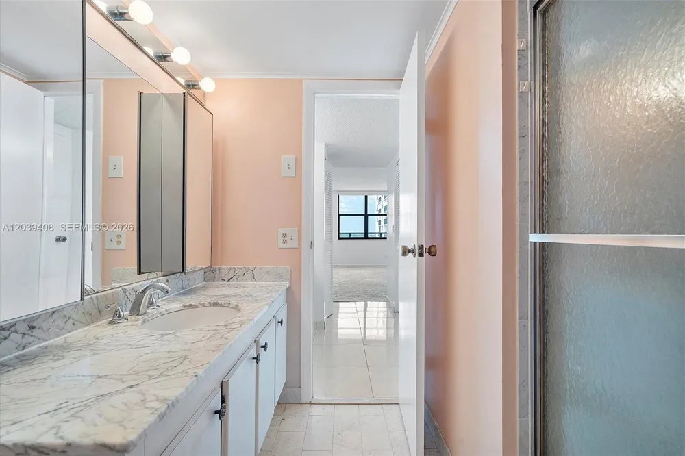 2301 S Ocean Dr #1406 Hollywood, FL 33019