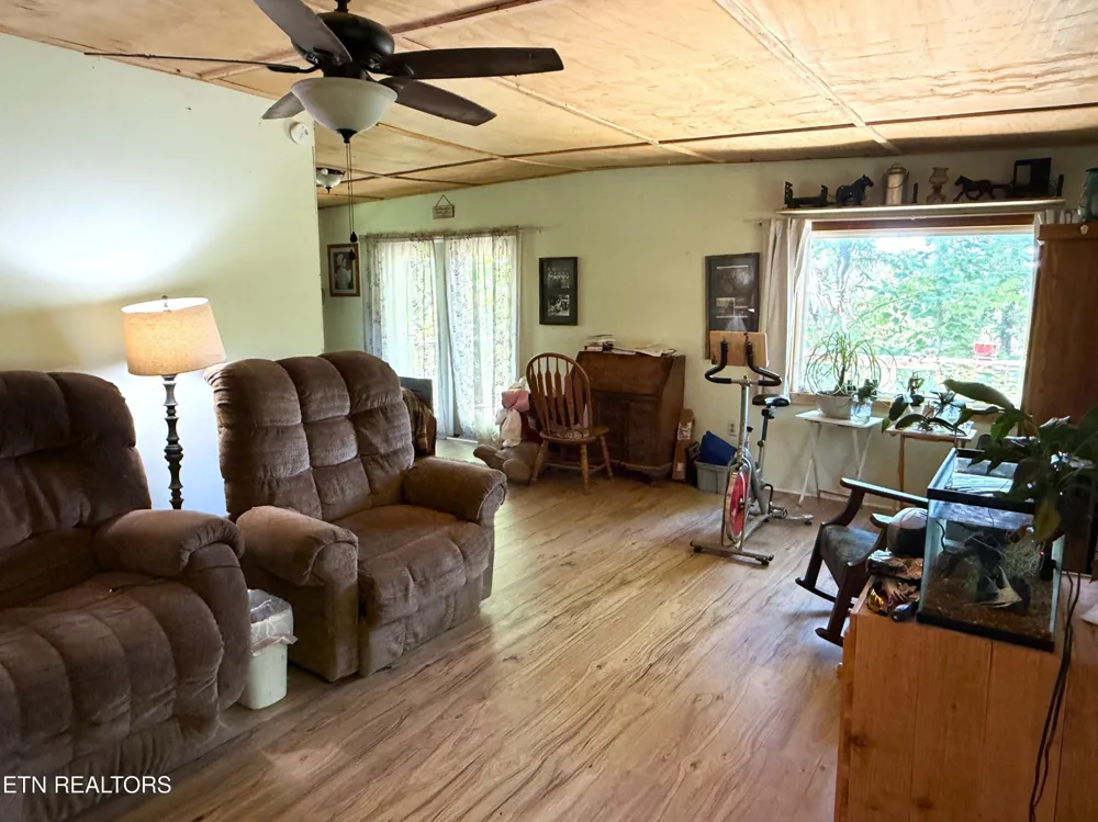 1040 Sturmhaben Way Newport, TN 37821