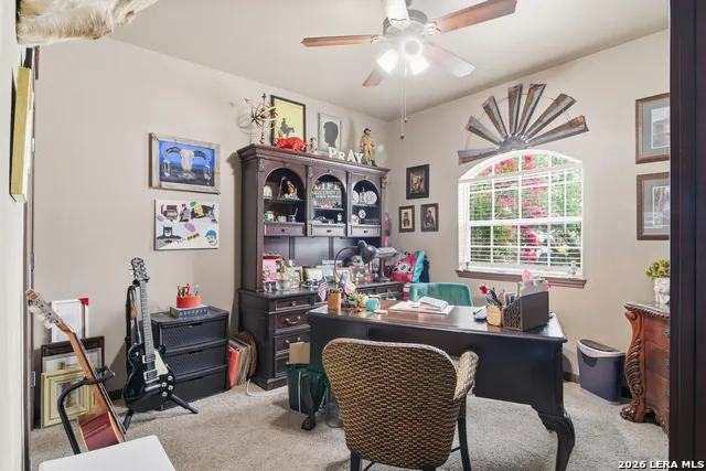 612 Jack Nickolaus Dr Devine, TX 78016