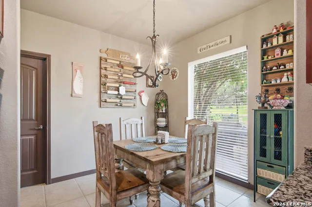 612 Jack Nickolaus Dr Devine, TX 78016