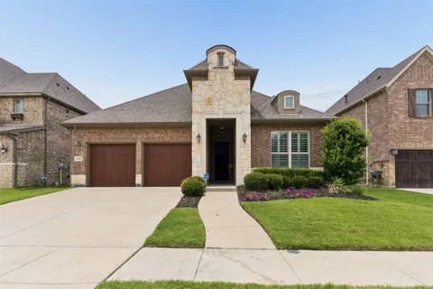 2604 Walnut Creek Lane