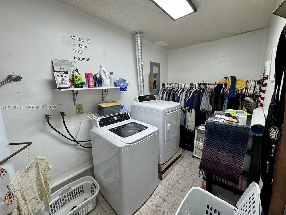 15940 NW 37th Pl Miami Gardens, FL 33054