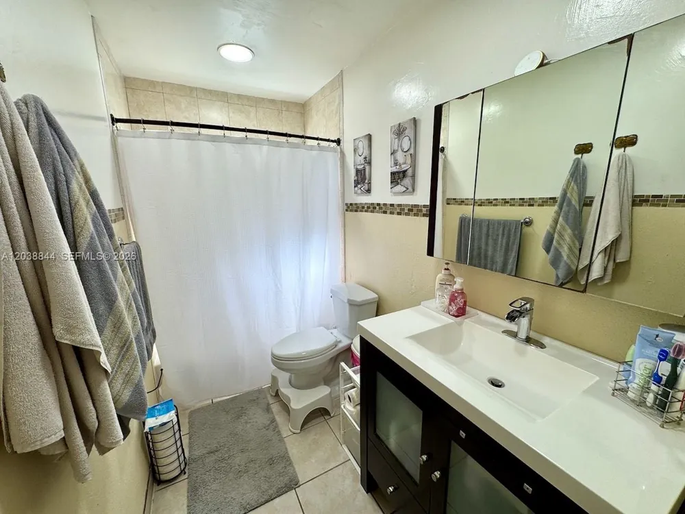 15940 NW 37th Pl Miami Gardens, FL 33054