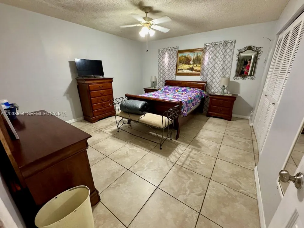 15940 NW 37th Pl Miami Gardens, FL 33054
