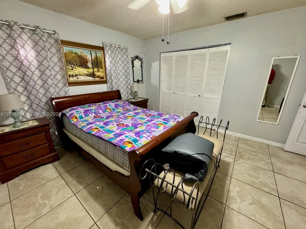 15940 NW 37th Pl Miami Gardens, FL 33054