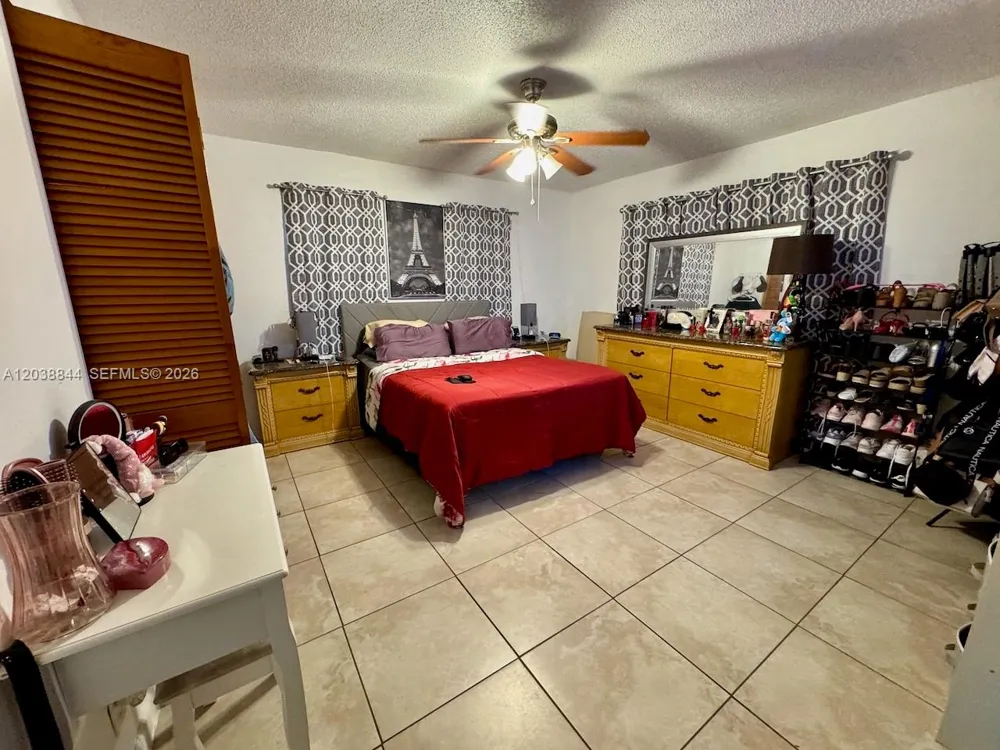 15940 NW 37th Pl Miami Gardens, FL 33054