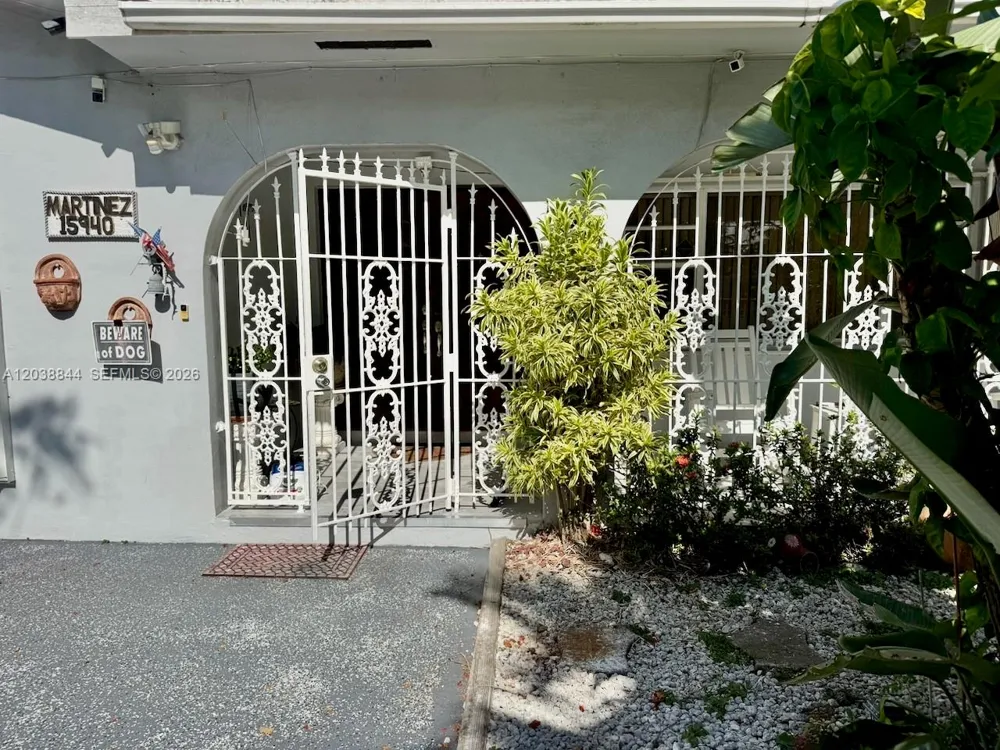 15940 NW 37th Pl Miami Gardens, FL 33054