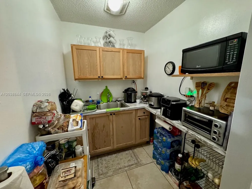 15940 NW 37th Pl Miami Gardens, FL 33054