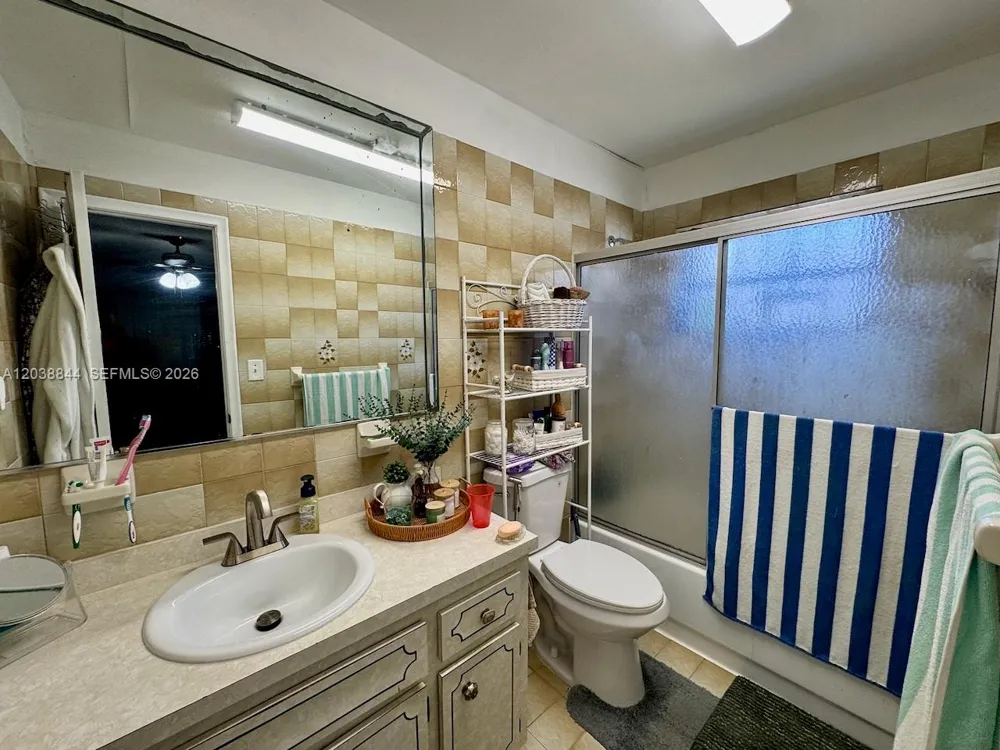 15940 NW 37th Pl Miami Gardens, FL 33054