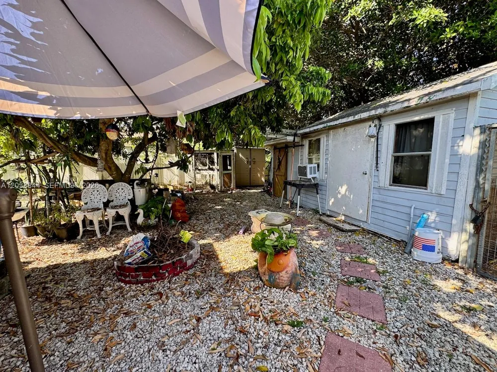 15940 NW 37th Pl Miami Gardens, FL 33054