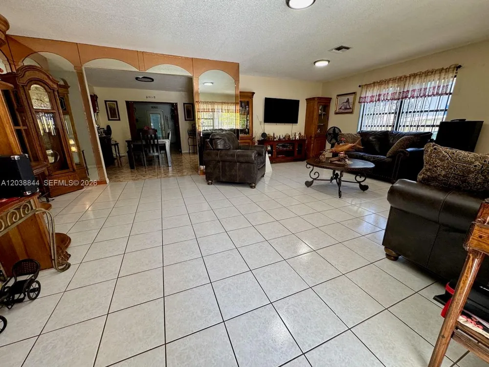 15940 NW 37th Pl Miami Gardens, FL 33054