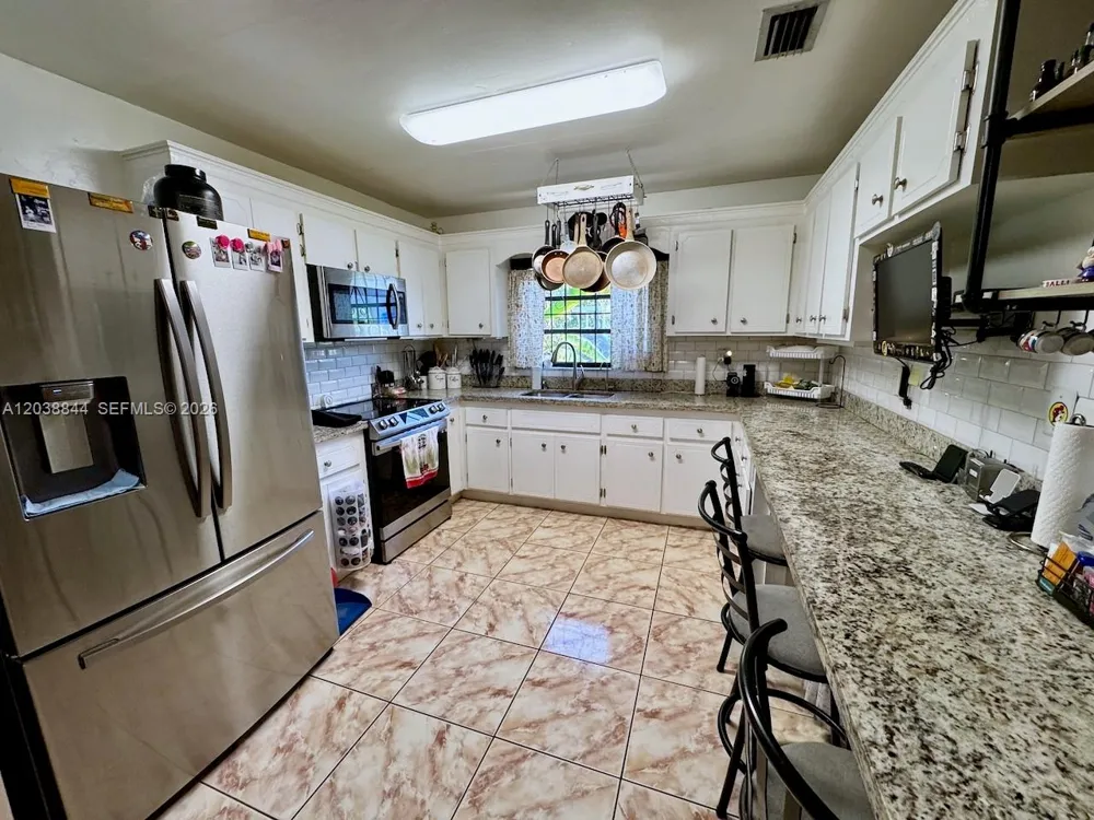 15940 NW 37th Pl Miami Gardens, FL 33054