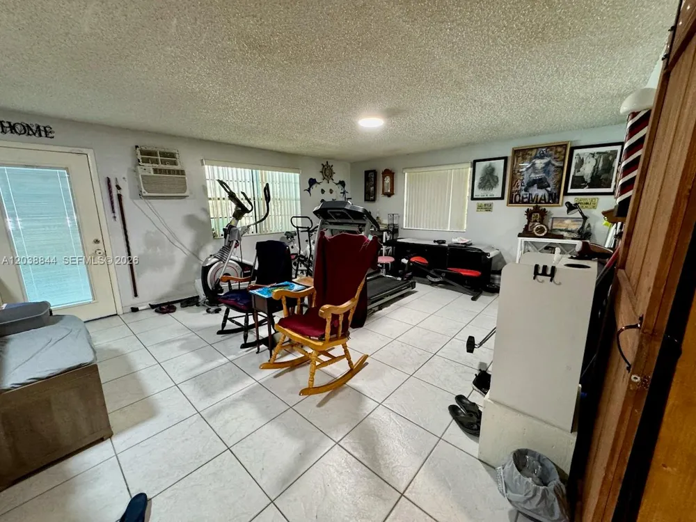 15940 NW 37th Pl Miami Gardens, FL 33054