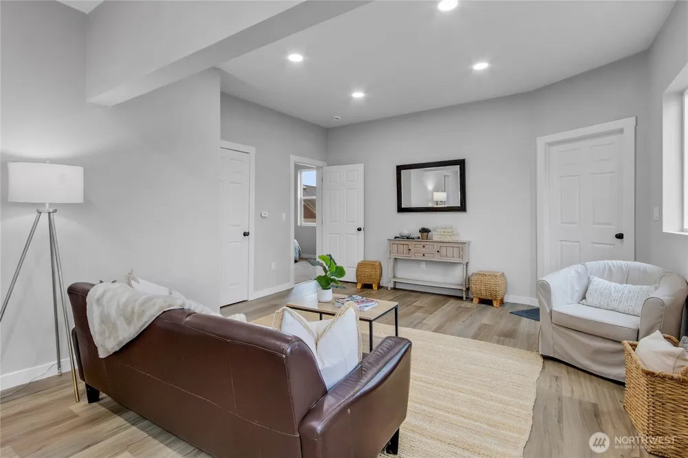 307 S Exchange Street Aberdeen, WA 98520