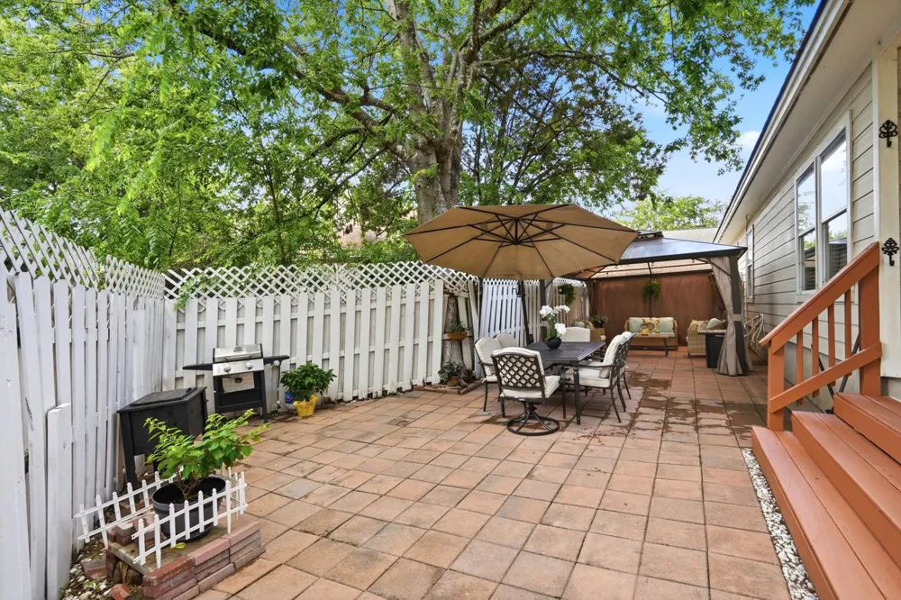 267 Mooring Circle Lakeway, TX 78734