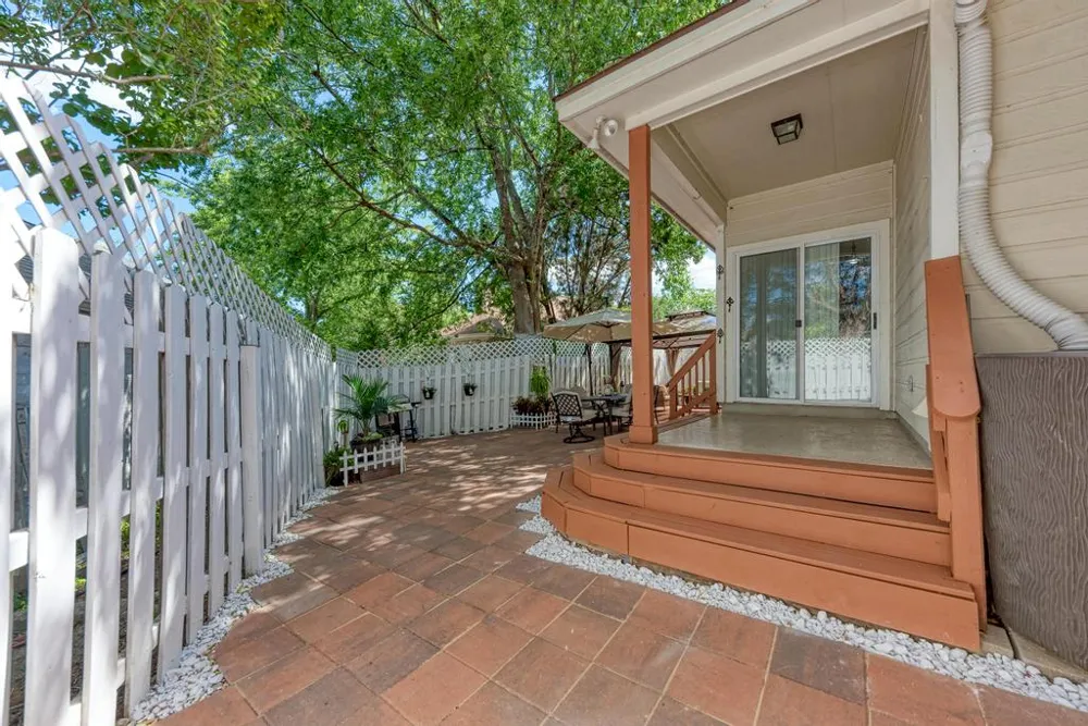 267 Mooring Circle Lakeway, TX 78734