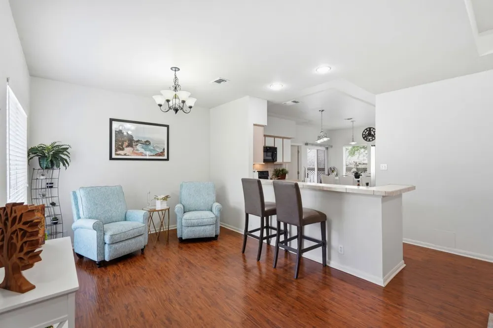 267 Mooring Circle Lakeway, TX 78734