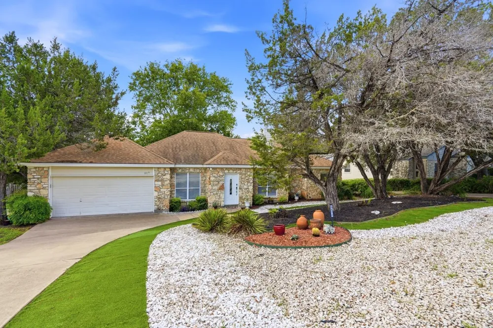 267 Mooring Circle Lakeway, TX 78734