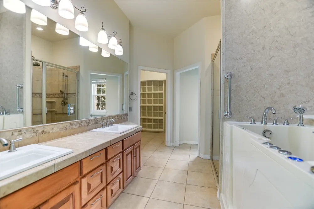 1002 Madison Circle Marble Falls, TX 78654