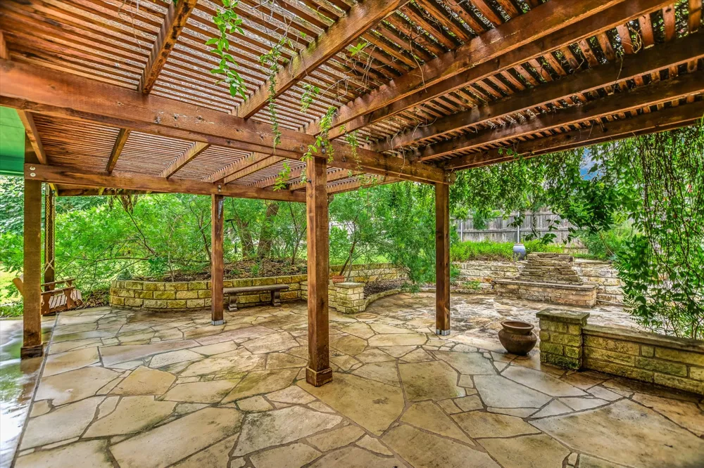 1002 Madison Circle Marble Falls, TX 78654